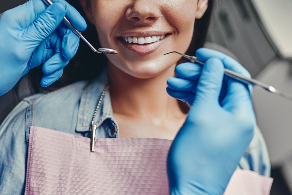 Ragazza dal dentista